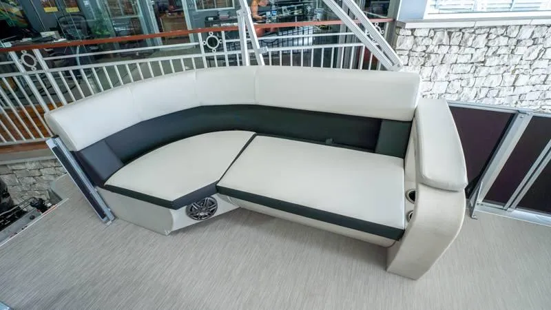 Slide: The Image of Harris Breeze 210 CW 2025 - 64