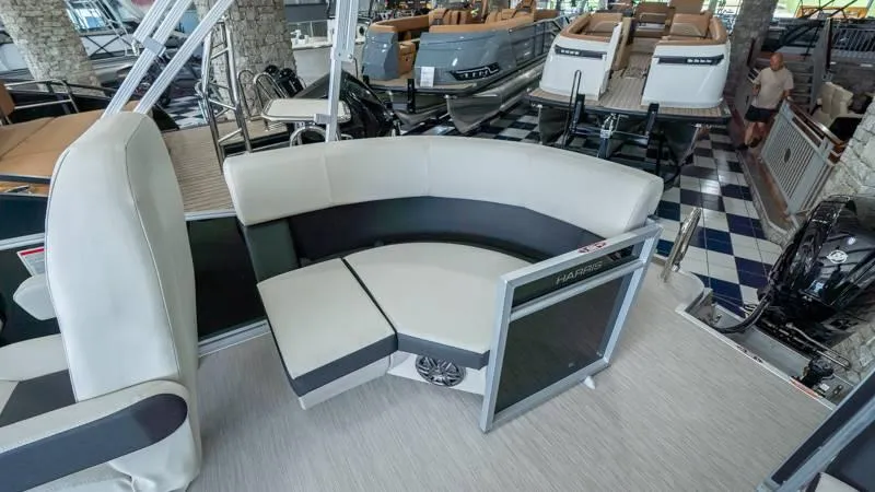 Slide: The Image of Harris Breeze 210 CW 2025 - 65