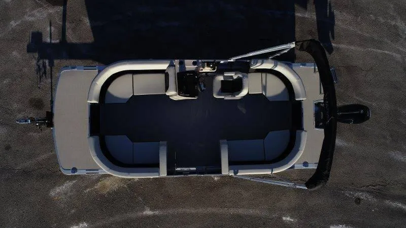 Slide: The Image of Harris Breeze 210 CW 2025 - 74