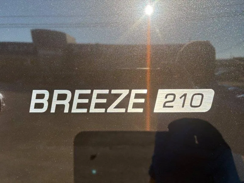 Slide: The Image of Harris Breeze 210 CW 2025 - 83