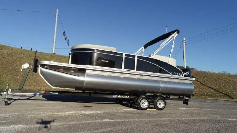 Slide: The Image of Harris Breeze 210 CW 2025 - 85