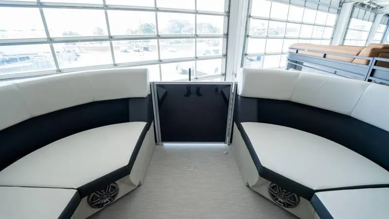 Slide: The Image of Harris Breeze 210 CW 2025 - 9