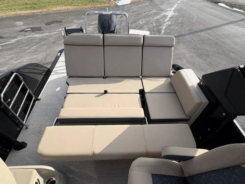 Slide: The Image of Harris Grand Mariner 270 SLDDH 2025 - 23