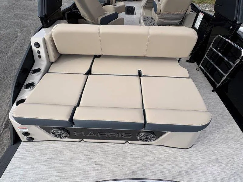 Slide: The Image of Harris Grand Mariner 270 SLDDH 2025 - 25