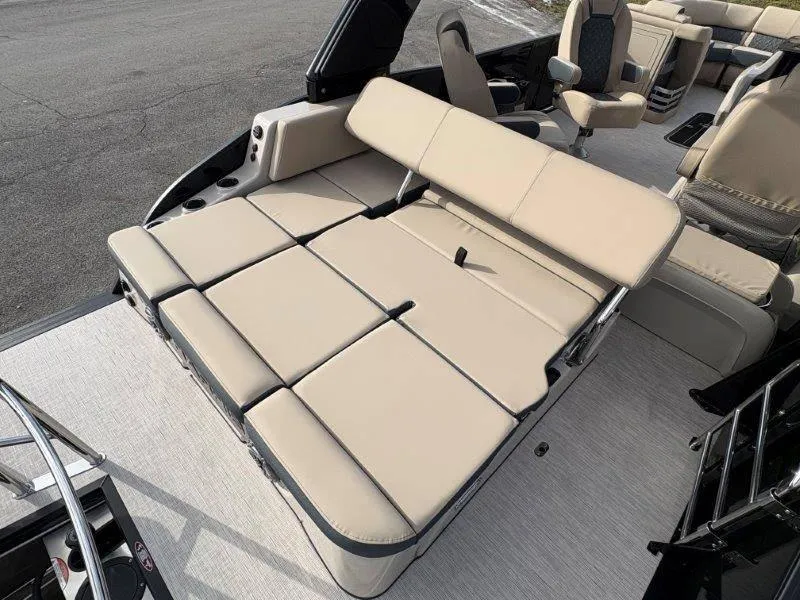 Slide: The Image of Harris Grand Mariner 270 SLDDH 2025 - 29