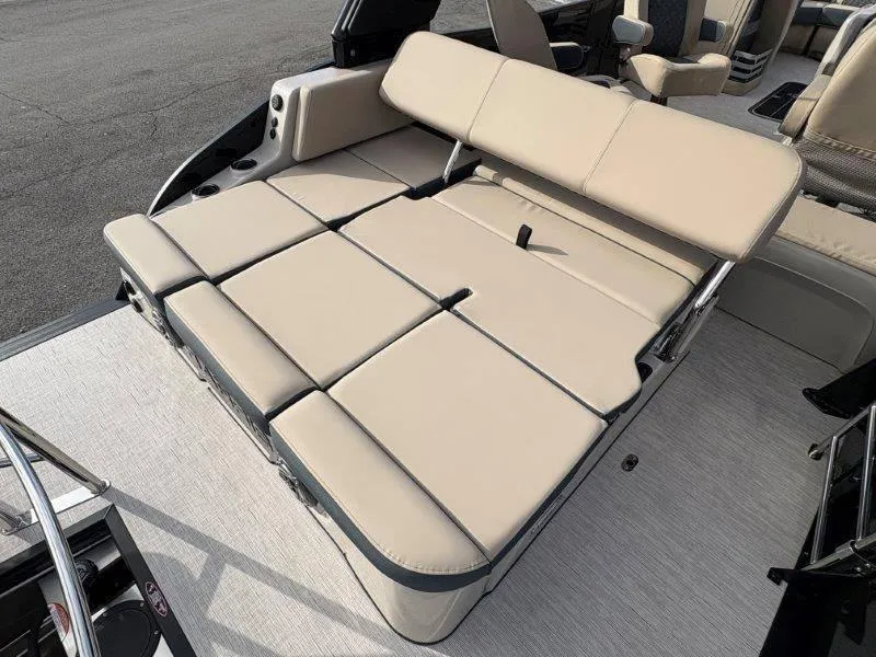 Slide: The Image of Harris Grand Mariner 270 SLDDH 2025 - 31