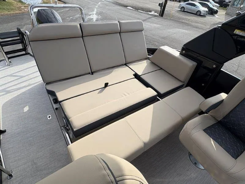 Slide: The Image of Harris Grand Mariner 270 SLDDH 2025 - 32