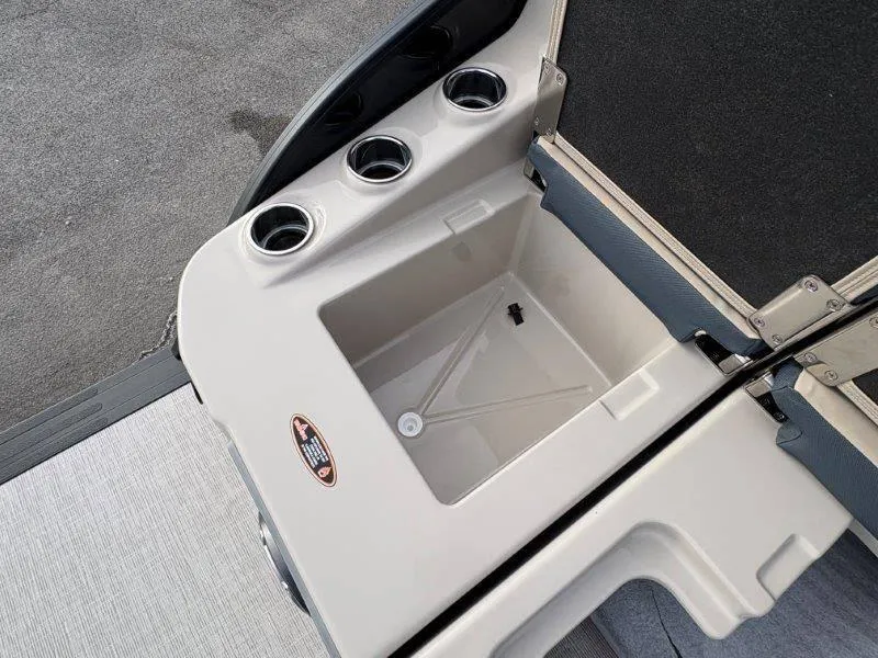 Slide: The Image of Harris Grand Mariner 270 SLDDH 2025 - 33