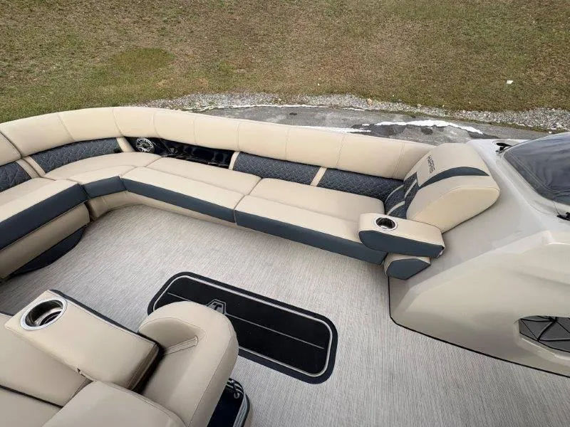 Slide: The Image of Harris Grand Mariner 270 SLDDH 2025 - 41