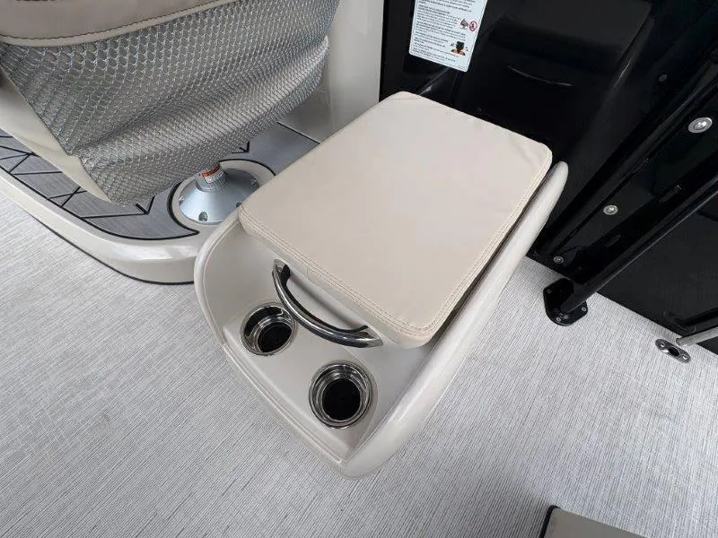 Slide: The Image of Harris Grand Mariner 270 SLDDH 2025 - 42