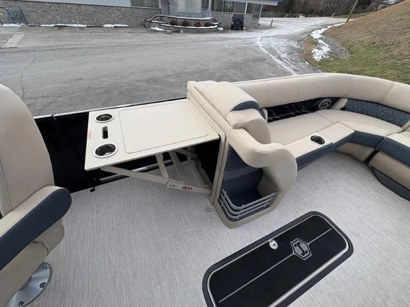 Slide: The Image of Harris Grand Mariner 270 SLDDH 2025 - 44