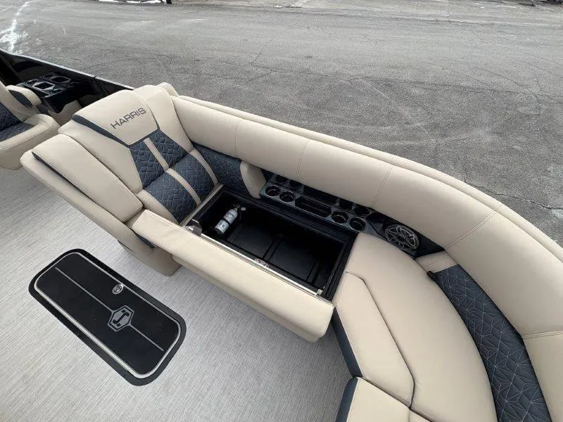 Slide: The Image of Harris Grand Mariner 270 SLDDH 2025 - 56