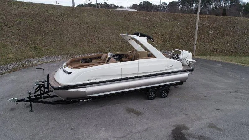 Slide: The Image of Harris Crowne 250 SL 2025 - 108