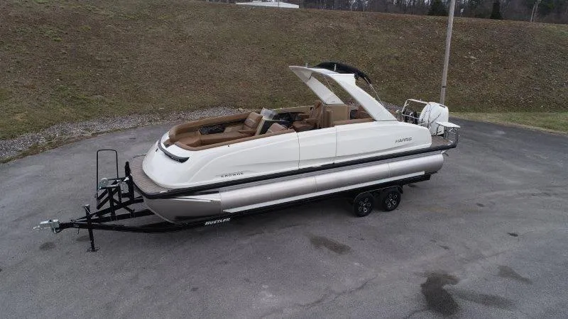 Slide: The Image of Harris Crowne 250 SL 2025 - 109