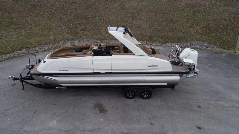 Slide: The Image of Harris Crowne 250 SL 2025 - 113