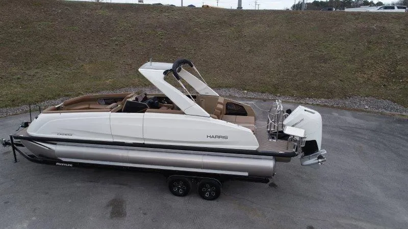 Slide: The Image of Harris Crowne 250 SL 2025 - 114