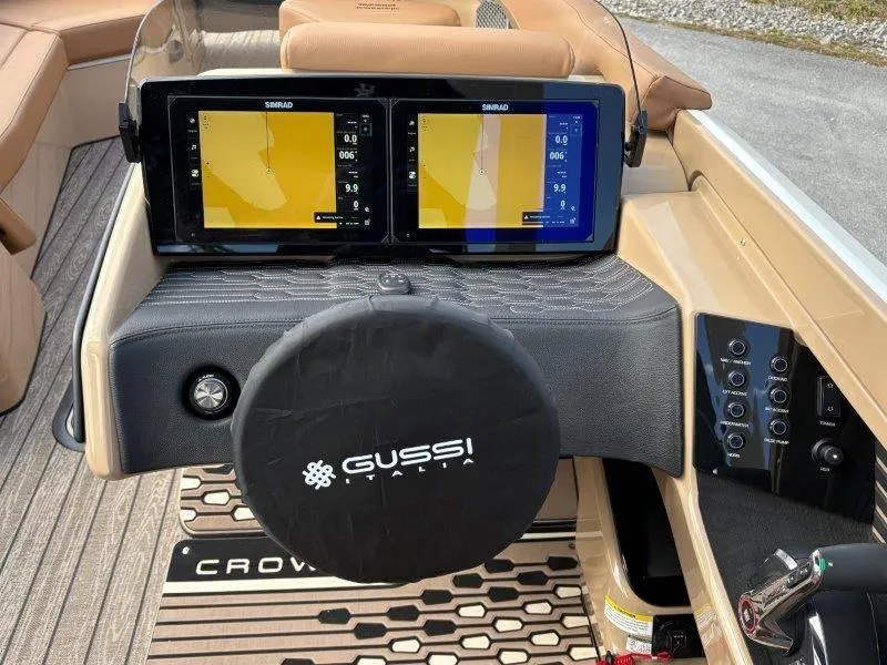 Slide: The Image of Harris Crowne 250 SL 2025 - 120