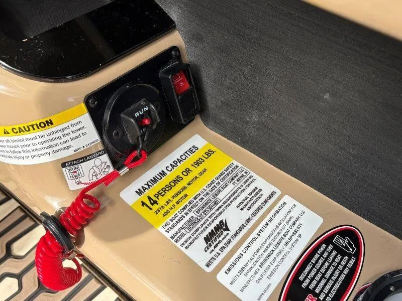 Slide: The Image of Harris Crowne 250 SL 2025 - 121