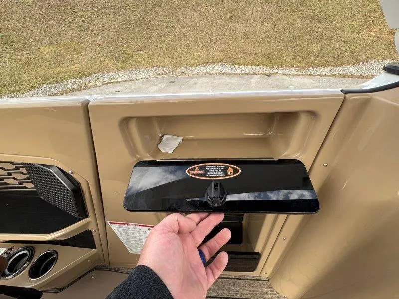 Slide: The Image of Harris Crowne 250 SL 2025 - 133