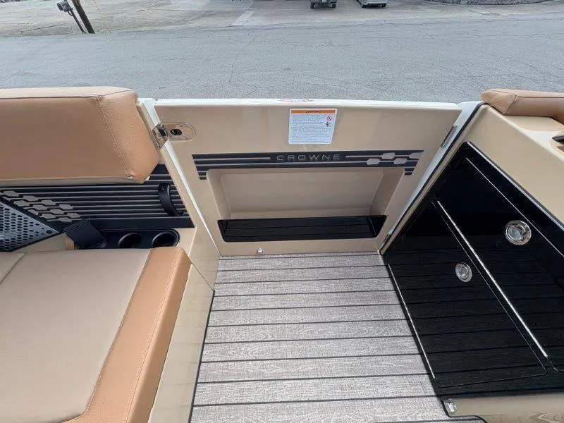 Slide: The Image of Harris Crowne 250 SL 2025 - 143