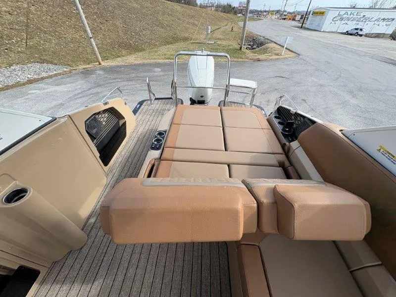 Slide: The Image of Harris Crowne 250 SL 2025 - 147