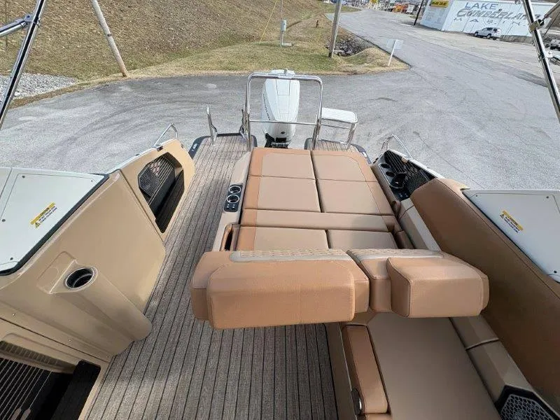 Slide: The Image of Harris Crowne 250 SL 2025 - 148