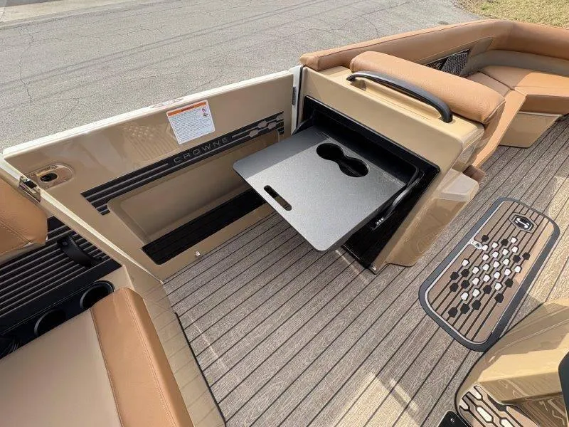 Slide: The Image of Harris Crowne 250 SL 2025 - 155