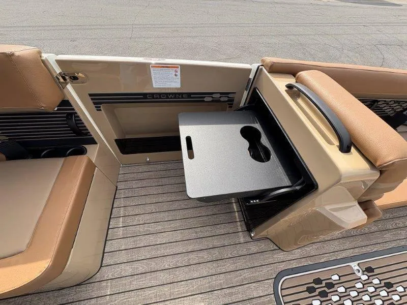 Slide: The Image of Harris Crowne 250 SL 2025 - 161