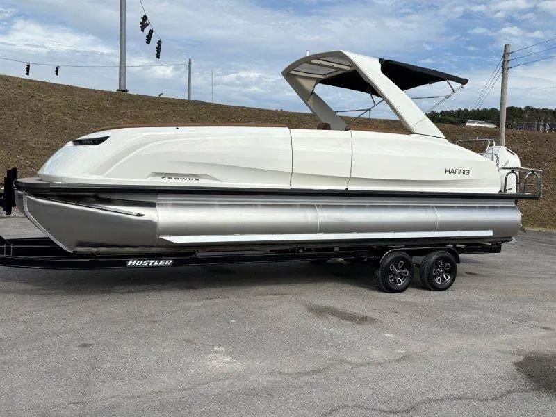 Slide: The Image of Harris Crowne 250 SL 2025 - 165