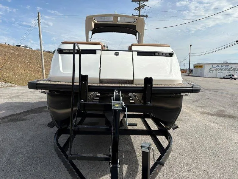 Slide: The Image of Harris Crowne 250 SL 2025 - 167