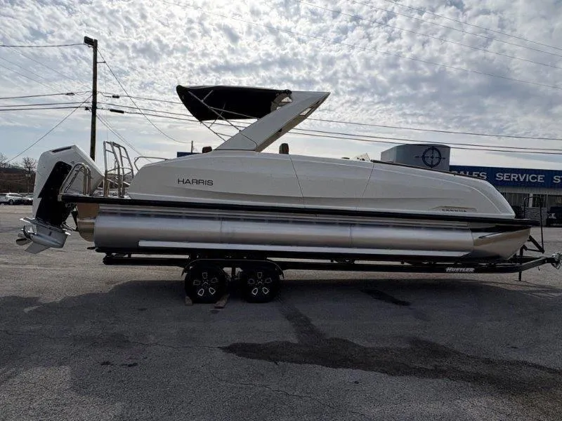 Slide: The Image of Harris Crowne 250 SL 2025 - 169