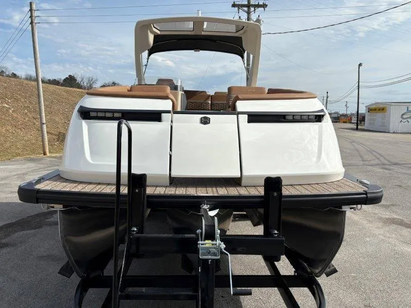 Slide: The Image of Harris Crowne 250 SL 2025 - 171