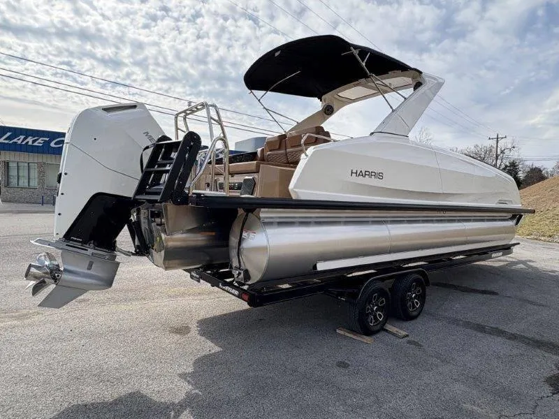 Slide: The Image of Harris Crowne 250 SL 2025 - 175