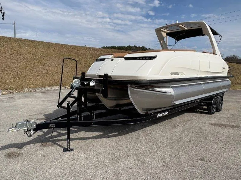 Slide: The Image of Harris Crowne 250 SL 2025 - 176