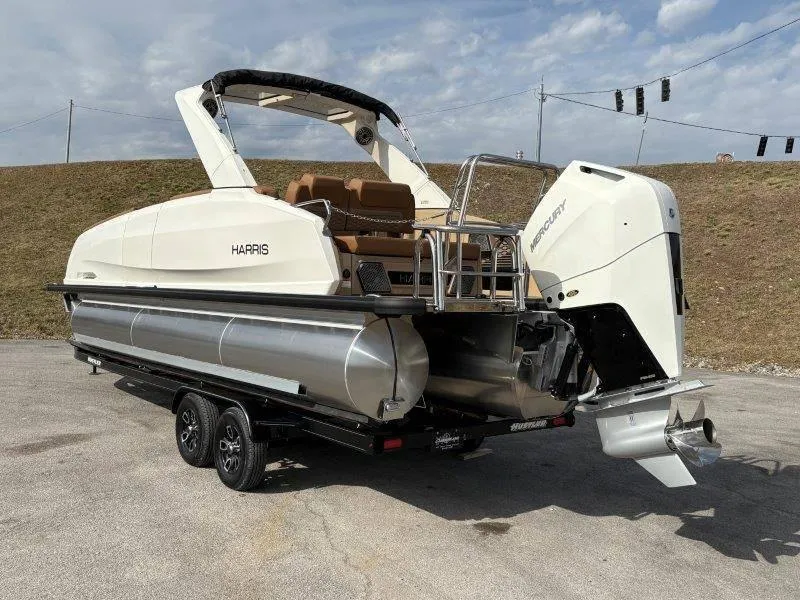 Slide: The Image of Harris Crowne 250 SL 2025 - 182