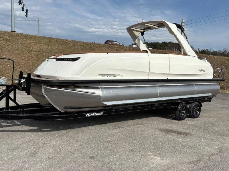 Slide: The Image of Harris Crowne 250 SL 2025 - 183