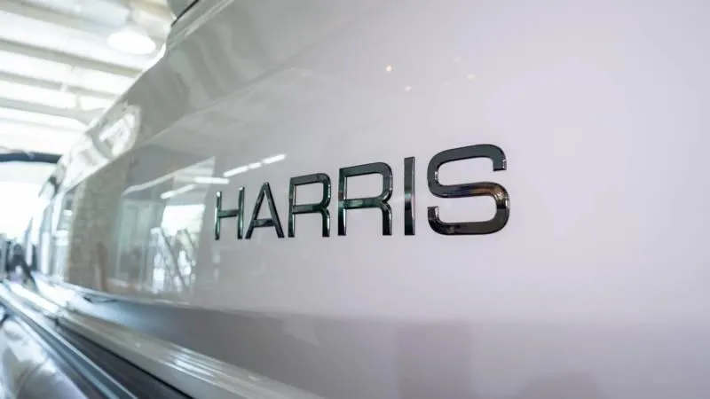 Slide: The Image of Harris Crowne 250 SL 2025 - 22
