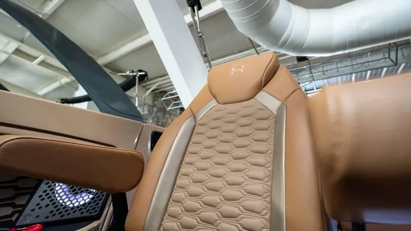 Slide: The Image of Harris Crowne 250 SL 2025 - 49