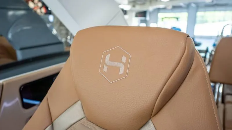 Slide: The Image of Harris Crowne 250 SL 2025 - 55