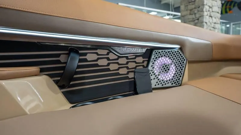 Slide: The Image of Harris Crowne 250 SL 2025 - 62