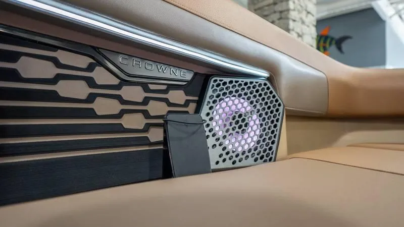 Slide: The Image of Harris Crowne 250 SL 2025 - 65