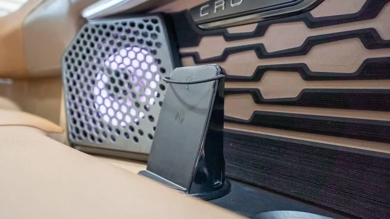 Slide: The Image of Harris Crowne 250 SL 2025 - 68