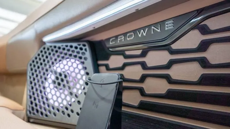 Slide: The Image of Harris Crowne 250 SL 2025 - 69