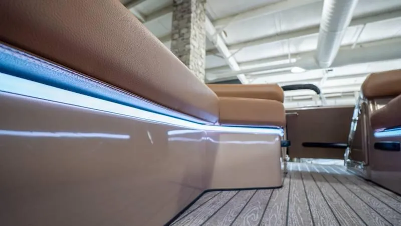 Slide: The Image of Harris Crowne 250 SL 2025 - 71