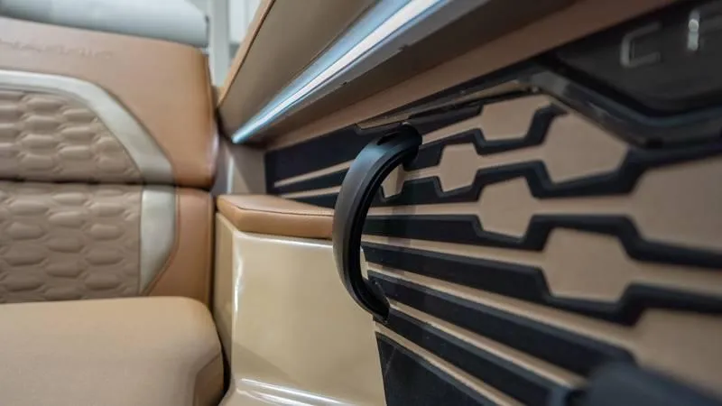 Slide: The Image of Harris Crowne 250 SL 2025 - 72