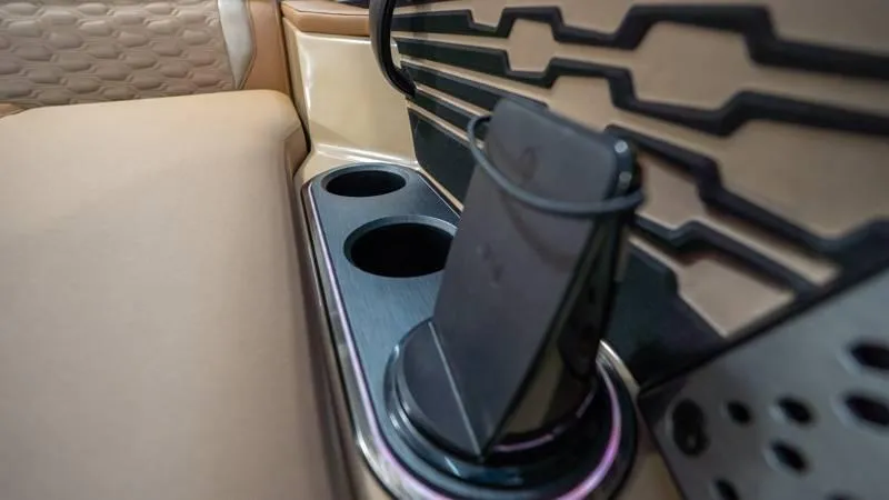 Slide: The Image of Harris Crowne 250 SL 2025 - 73