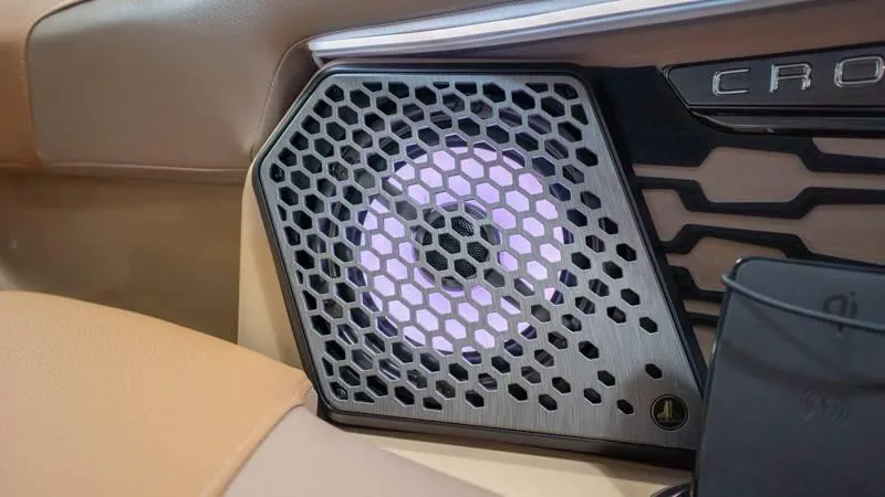 Slide: The Image of Harris Crowne 250 SL 2025 - 76