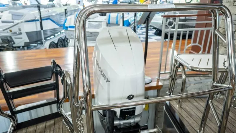 Slide: The Image of Harris Crowne 250 SL 2025 - 79