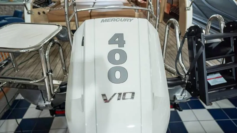 Slide: The Image of Harris Crowne 250 SL 2025 - 80