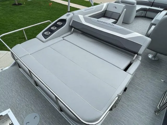 Slide: The Image of Bennington 23 SSBX 2022 - 7